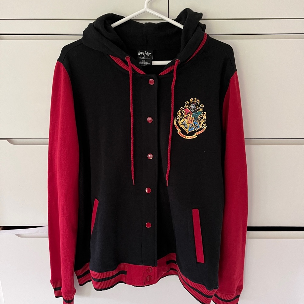 Harry Potter Hogwarts Varsity Jacket Hot Topic 2XL Black Red Hooded Sweatshirt